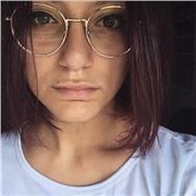 Studentessa universitaria con diploma liceo scientifico